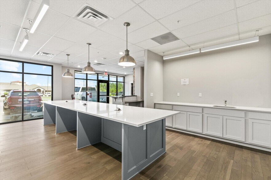 More Photos Of 55-95 Dartmoor Dr, Waukee General Retail For Lease