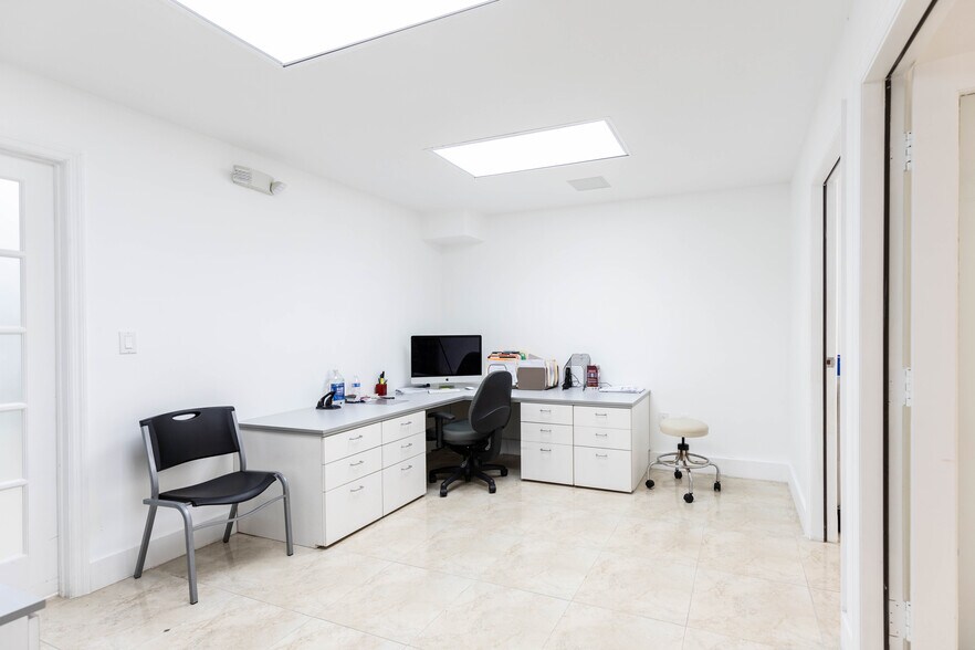 More Photos Of 811 Ponce De Leon Blvd, Coral Gables Medical For Sale