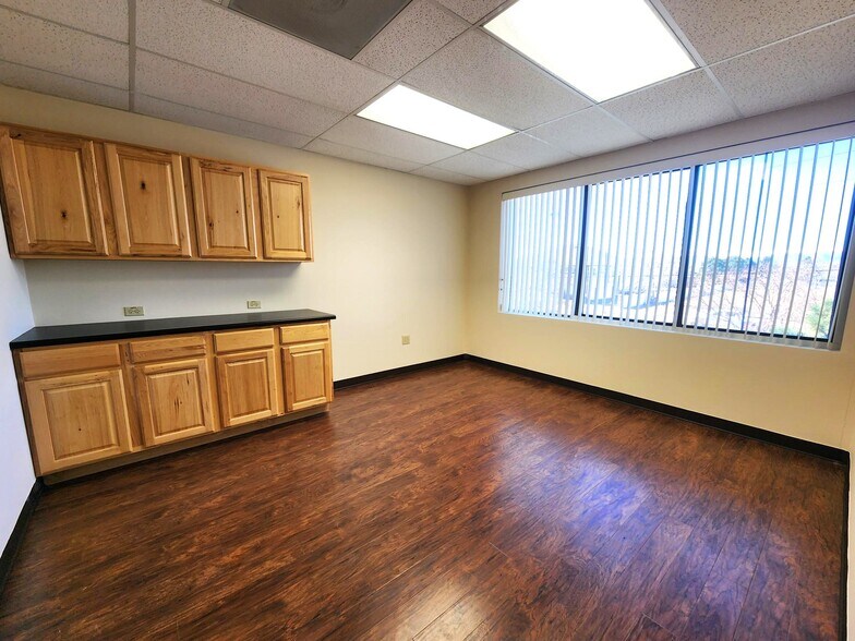 More Photos Of 11150 N Huron St, Northglenn Medical For Sale