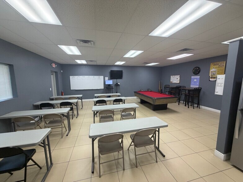More Photos Of 3519 Plover Ave, Naples Warehouse For Lease