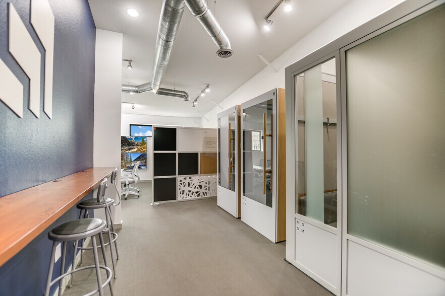 More Photos Of 3700 Thompson St, Austin Loft Creative Space For Lease