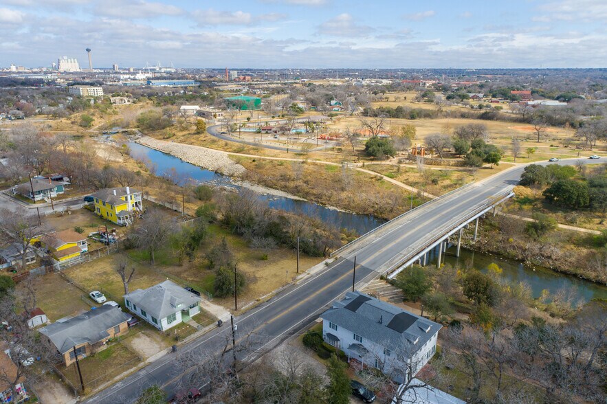 More Photos Of 333 E Theo Ave, San Antonio Land For Sale