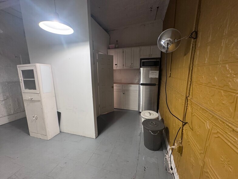 More Photos Of 188 Broadway, Brooklyn Storefront Retail Residential For Lease