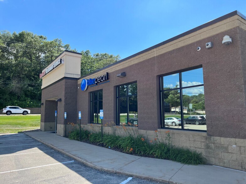 More Photos Of 121 23rd Ave SW, Rochester Veterinarian Kennel For Sale