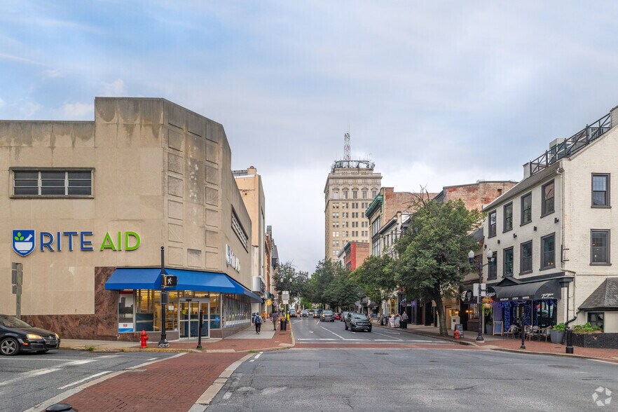More Photos Of 59 N Queen St, Lancaster Storefront For Lease