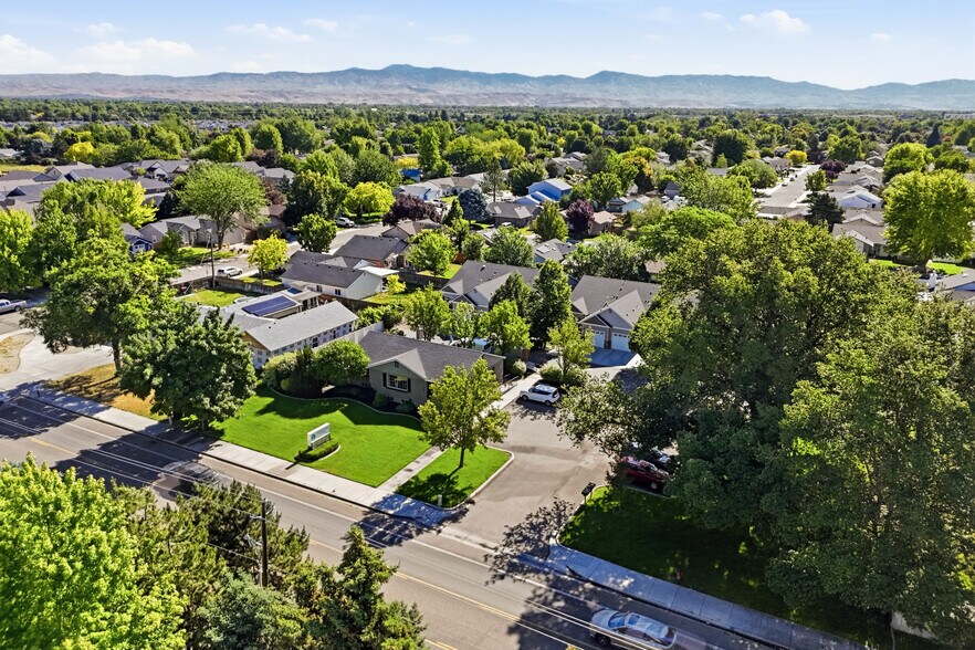 More Photos Of 2490 N Locust Grove Rd, Meridian Office For Sale