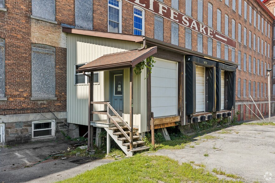 More Photos Of 17 Mill Pl, New York Mills Unknown For Sale