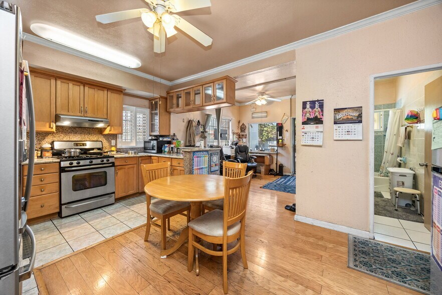 More Photos Of 451 E Vernon Ave, Los Angeles Hotel For Sale