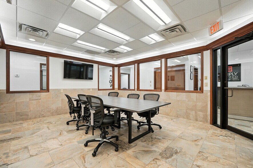 More Photos Of 5636 Bridgetown Rd, Cincinnati Medical For Sale