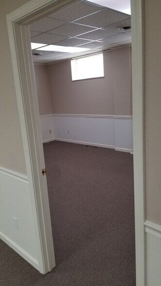 More Photos Of 2701-2709 Washington ave, Evansville Office For Sale