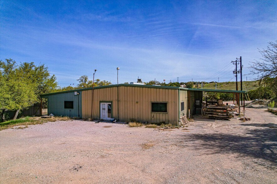 More Photos Of 21511 State Highway 71 W, Spicewood Light Manufacturing For Sale