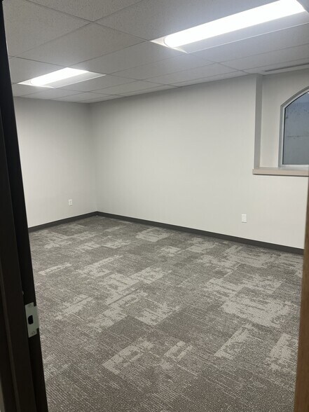 More Photos Of 4420 NE Chouteau Tfwy, Kansas City Medical For Lease