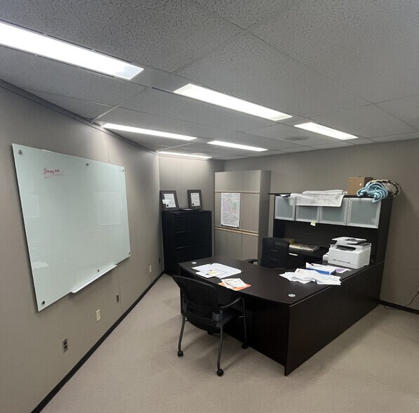 More Photos Of 224 S 4th Ave, Saskatoon Office For Lease
