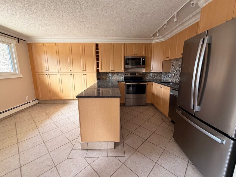 More Photos Of 9342 103rd Ave NW, Edmonton Apartments For Sale