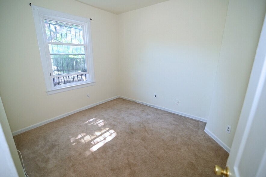 More Photos Of 513-519 12th St SE, Washington Apartments For Sale