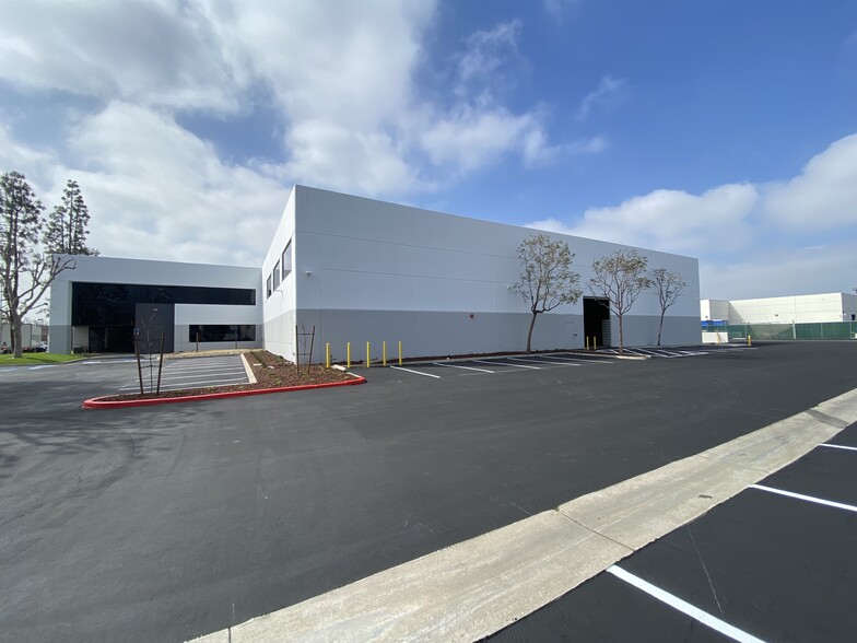 Primary Photo Of 14321 Corporate Dr, Garden Grove Warehouse For Lease