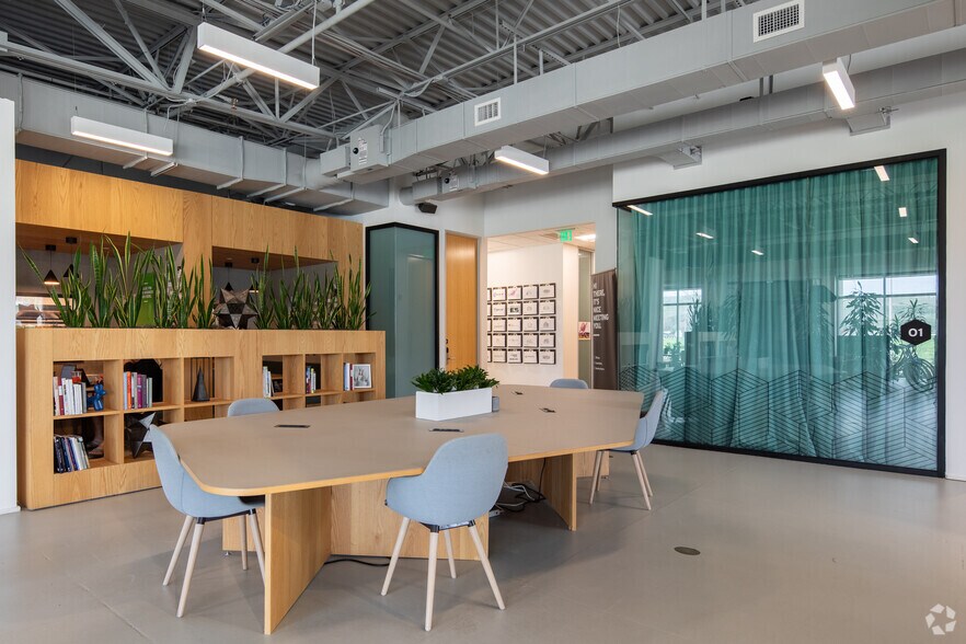 More Photos Of 4100 Market St, Huntsville Coworking Space