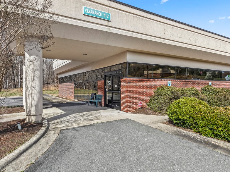 More Photos Of 257 W Kings Hwy, Eden Medical For Sale