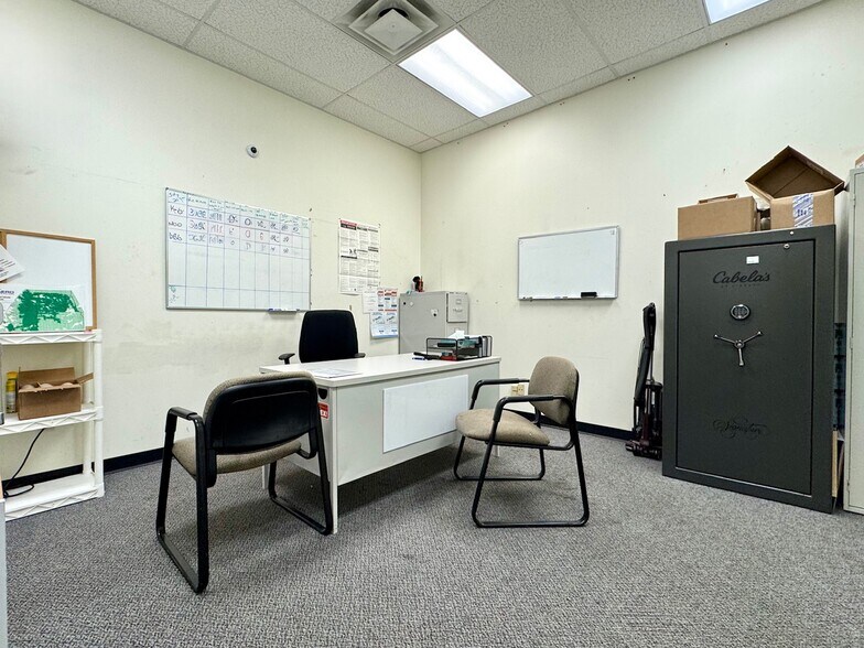 More Photos Of 210 Frontier St, Lexington Storefront Retail Office For Lease