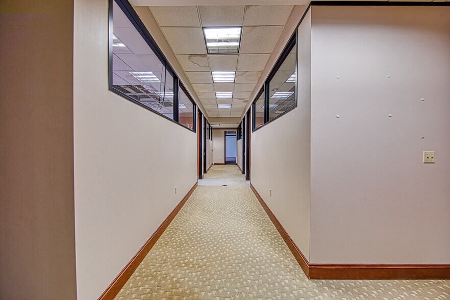 More Photos Of 1300 N Sam Houston Pky E, Houston Office Residential For Lease