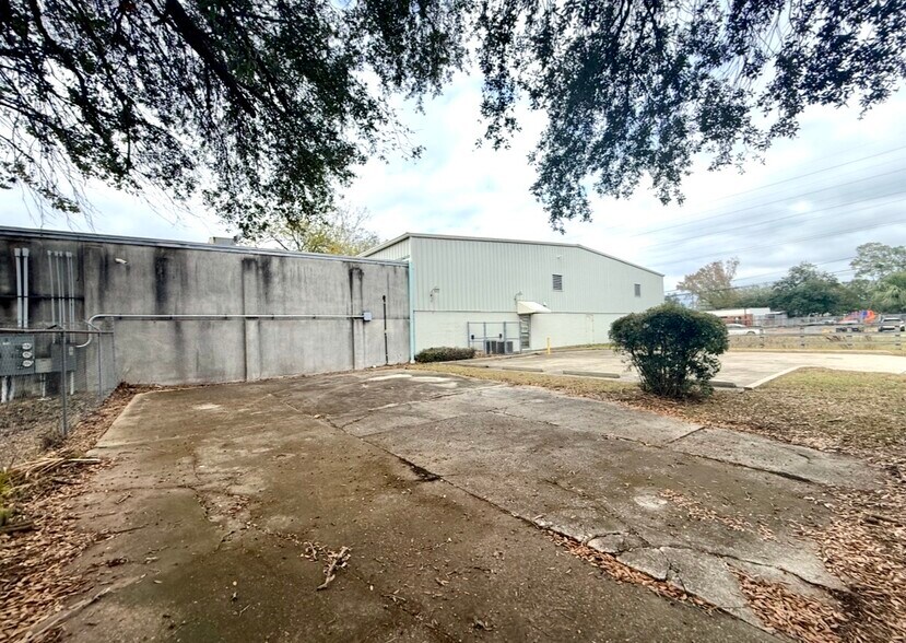 More Photos Of 4211 Highway Ave, Jacksonville Warehouse For Sale