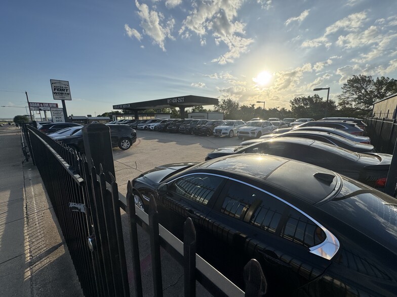 More Photos Of 3001 Alta Mere Dr, Fort Worth Auto Dealership For Lease