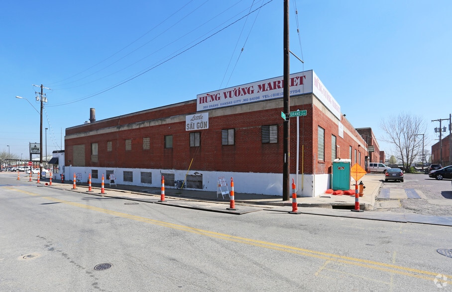 Primary Photo Of 303 Grand Blvd, Kansas City Warehouse For Sale