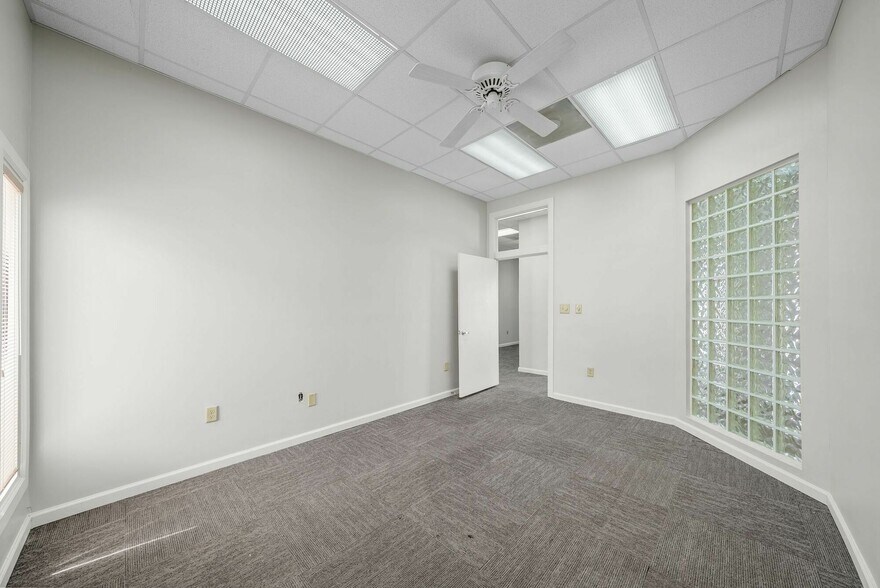 More Photos Of 460 Grace Ave, Panama City Office For Lease