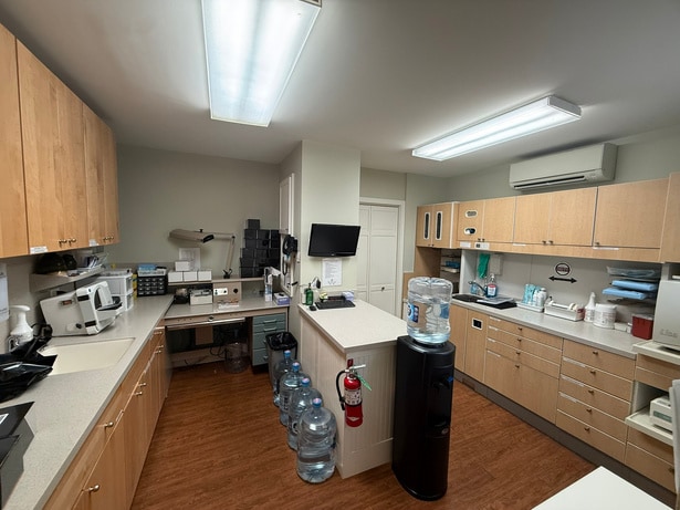 More Photos Of 602 W Main St, West Dundee Medical For Lease