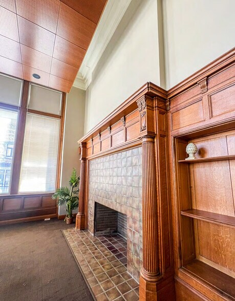 More Photos Of 647 W Virginia St, Milwaukee Office Residential For Lease
