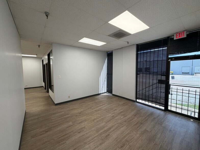 More Photos Of 8801 Wallisville Rd, Houston Warehouse For Lease
