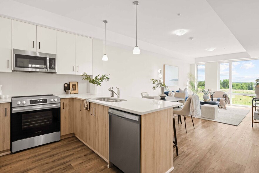 More Photos Of 600 Sunningdale Rd E, London Apartments For Lease