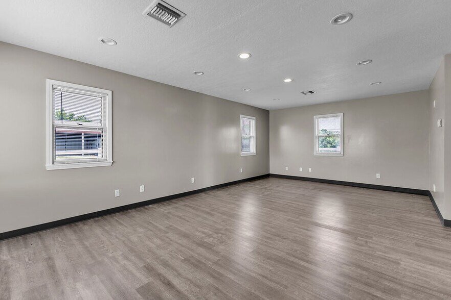More Photos Of 1600 Park Lane Dr, Trenton Industrial For Sale
