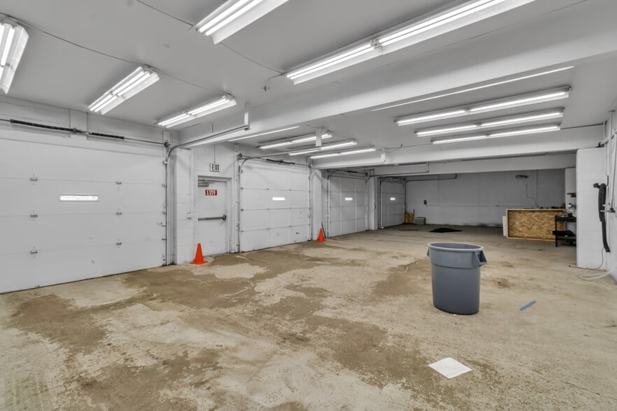 More Photos Of 874 Niagara Falls Blvd, Buffalo Auto Repair For Sale