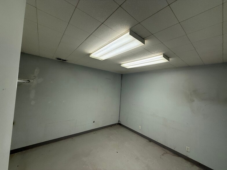 More Photos Of 6667 S Cottonwood St, Salt Lake City Warehouse For Lease