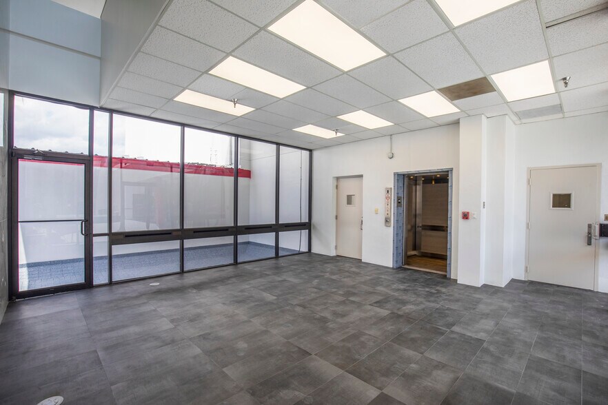 More Photos Of 927 Fern St, Altamonte Springs Light Manufacturing For Lease