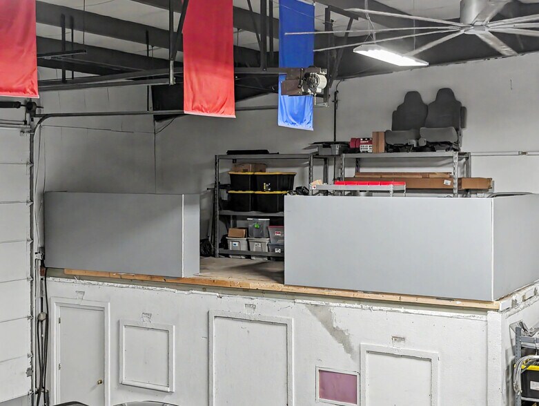 More Photos Of 237 River Rd, Uxbridge Warehouse For Lease