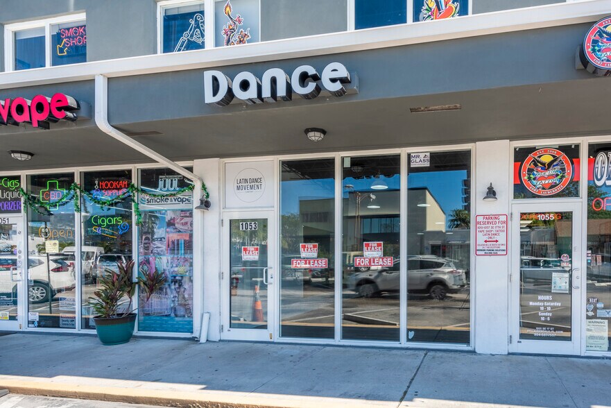 More Photos Of 1051-1057 SE 17th St, Fort Lauderdale Storefront Retail Office For Lease