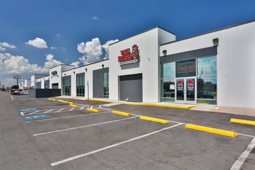 More Photos Of 10850 Harry Hines Blvd, Dallas Warehouse For Lease