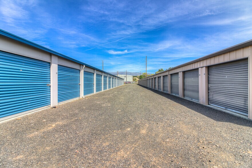 More Photos Of 46 Hatton Rd, Tieton Self Storage For Sale