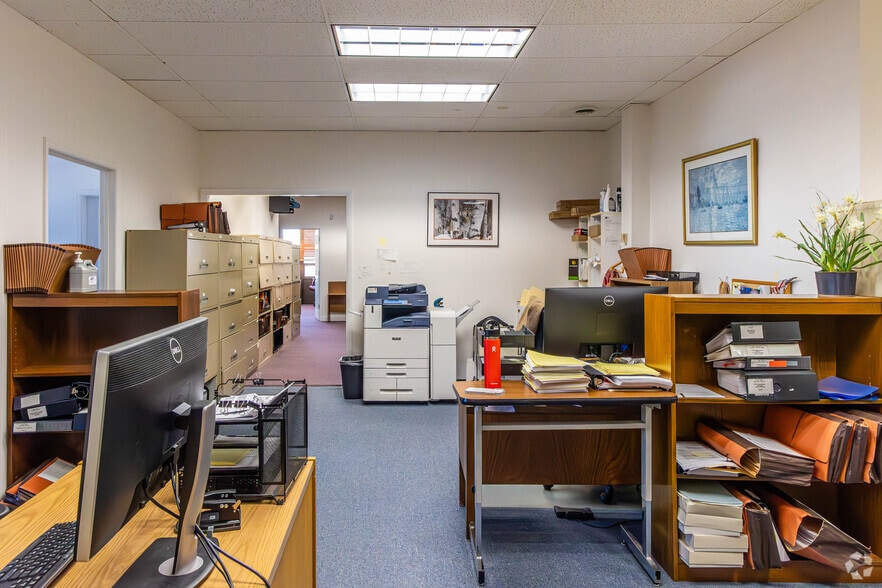 More Photos Of 2444 Morris Ave, Union Township Office For Lease