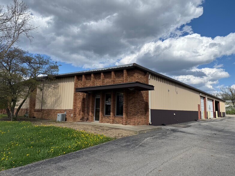 More Photos Of 2080-2090 Fairwood Ave, Columbus Warehouse For Lease