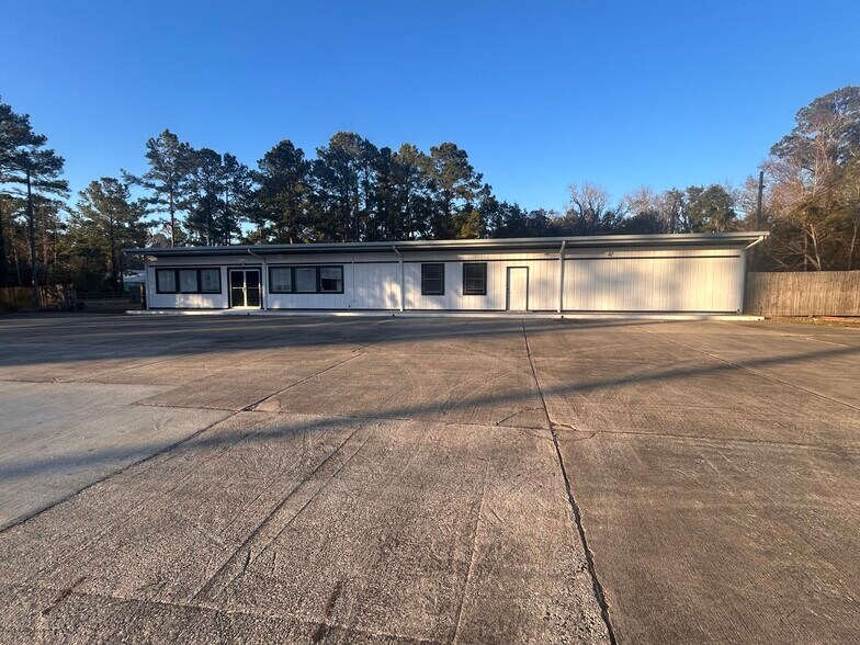 Primary Photo Of 6523 Harrietts Bluff Rd, Woodbine Freestanding For Sale