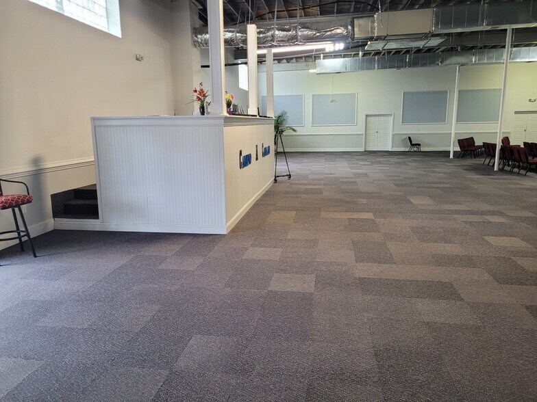 More Photos Of 1512 Garner Rd, Raleigh Warehouse For Lease