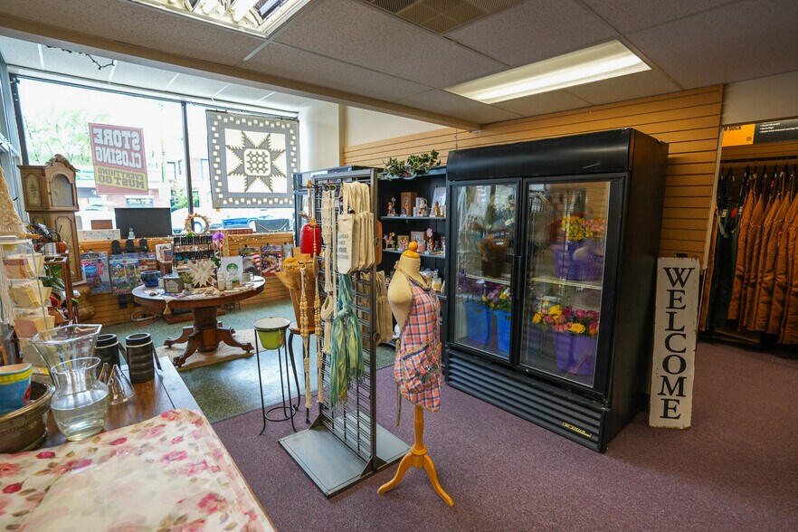 More Photos Of 418 Delaware Ave, Palmerton Storefront For Sale