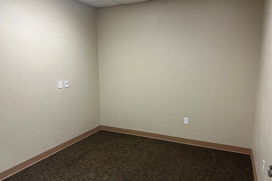 More Photos Of 2820 Global Pky, Midwest City Industrial For Sale