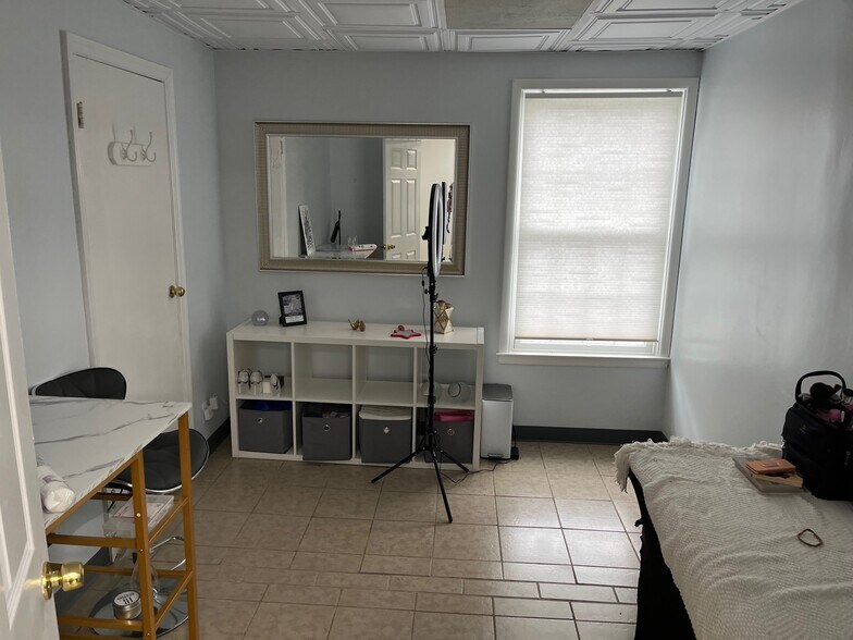 More Photos Of 60 Stirling Rd, Watchung Storefront Retail Office For Lease