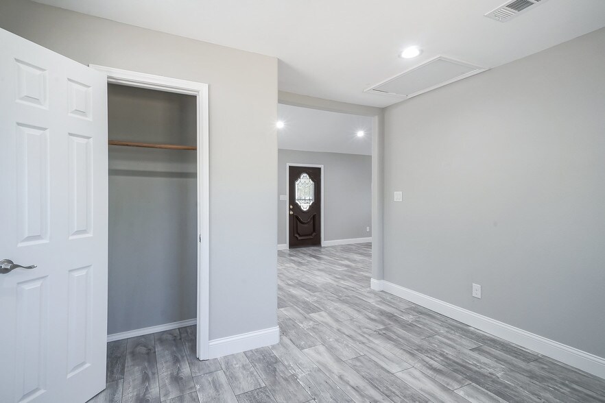 More Photos Of 6864 Pecan St, Frisco Office For Lease