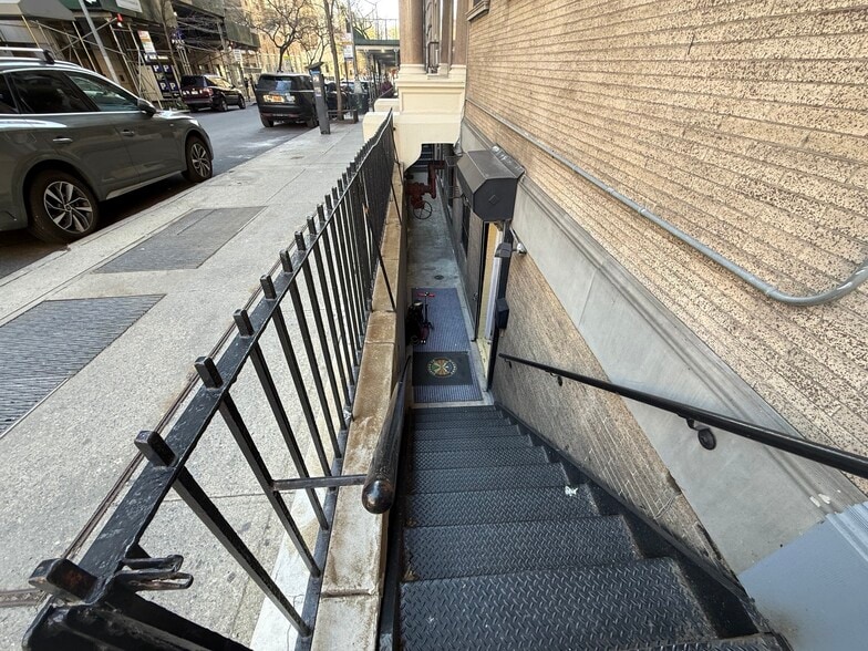 More Photos Of 251 W 81st St, New York Apartments For Lease