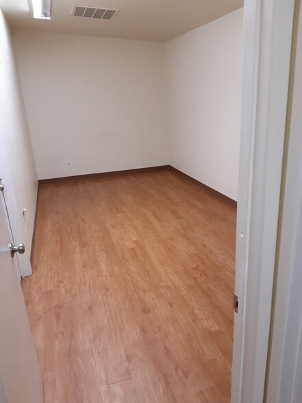 More Photos Of 4778-4790 Dewey Dr, Fair Oaks Loft Creative Space For Sale